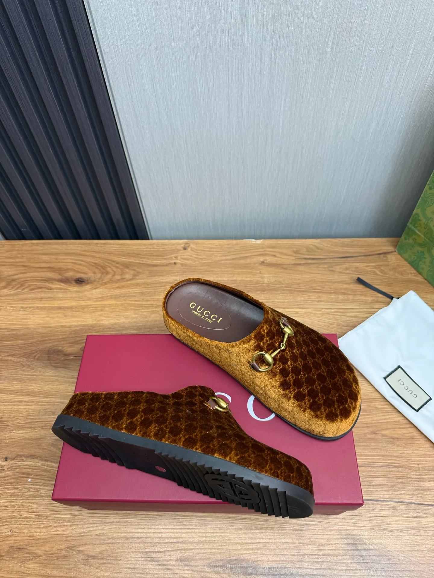 Men's men's shoes💰Pili 420💰Maoli 460💰 ＧＵＣＣＩGucci. Popular couple slippers hot sale🩷💚 🩴Official website one to one production 35-45 size 45 46 🉑️Customized!